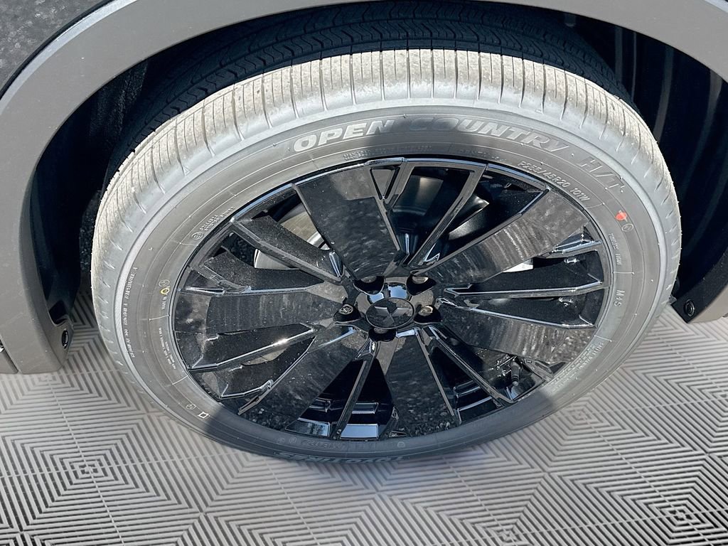 New 2026 Mitsubishi Outlander LE FWD image 30