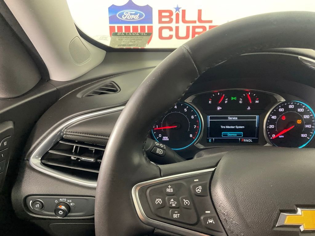 Used 2018 Chevrolet Malibu Premier w/ Premier Sun and Wheel Package FWD image 25