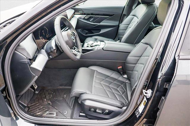 Used 2025 BMW 530i xDrive w/ Executive Package image 12