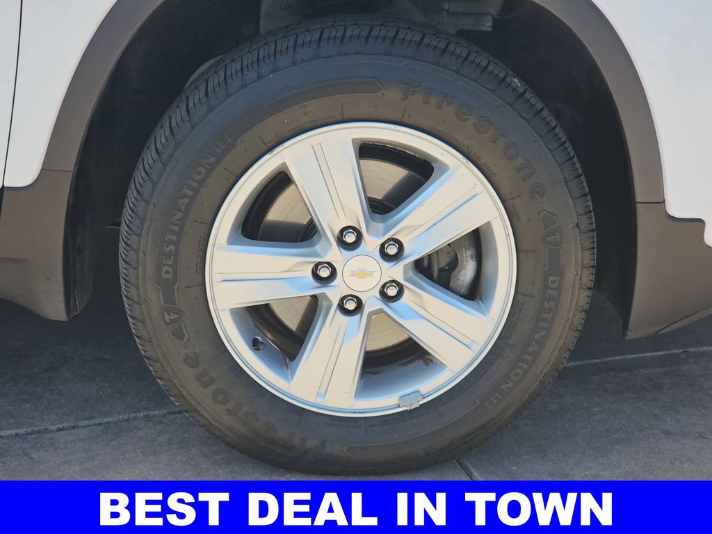 Used 2022 Chevrolet Trax LT w/ Driver Confidence Package AWD/4WD image 38