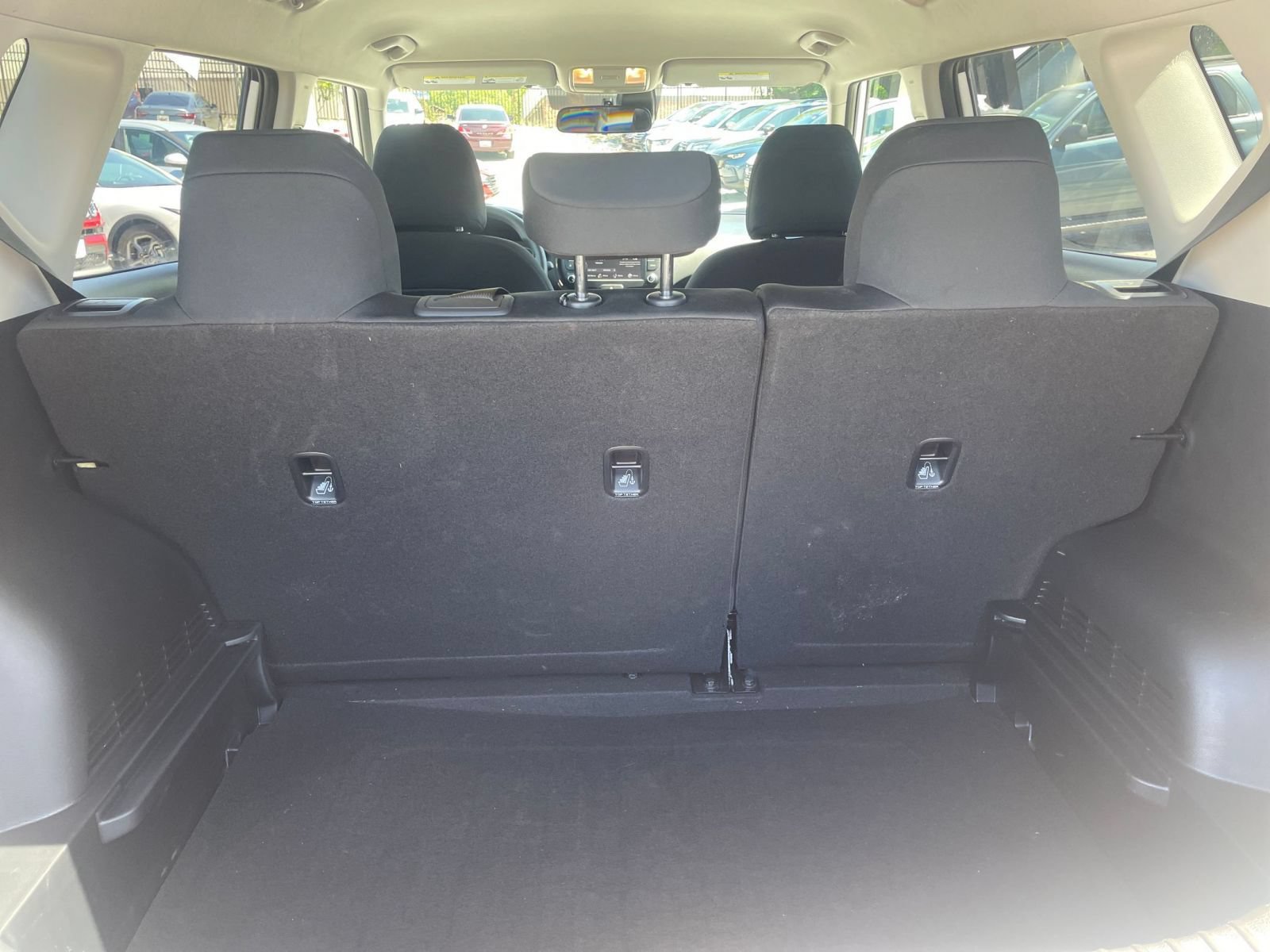 Used 2025 Kia Soul LX w/ LX Technology Package FWD image 25
