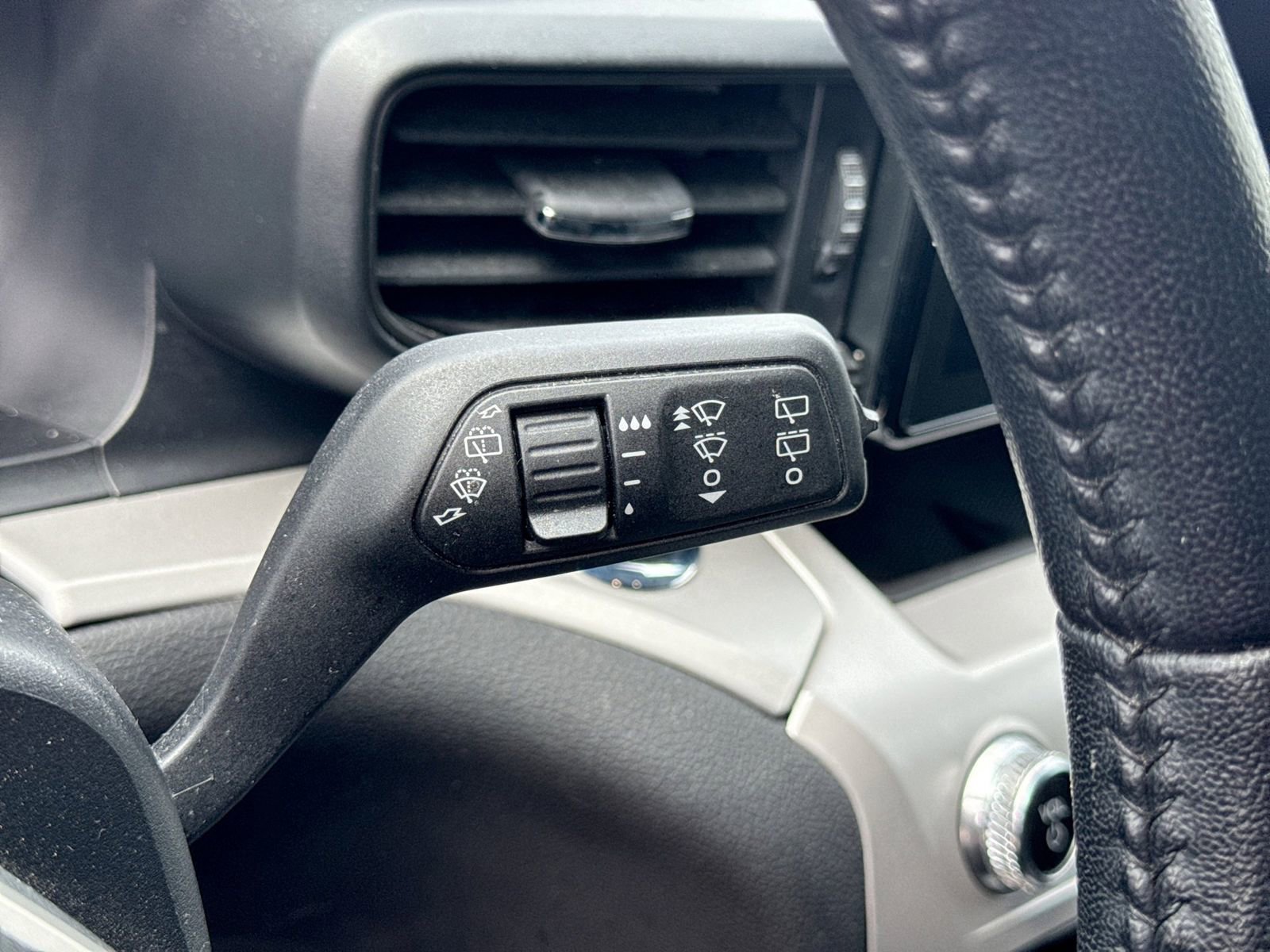 Certified 2023 Ford Explorer XLT AWD/4WD image 28