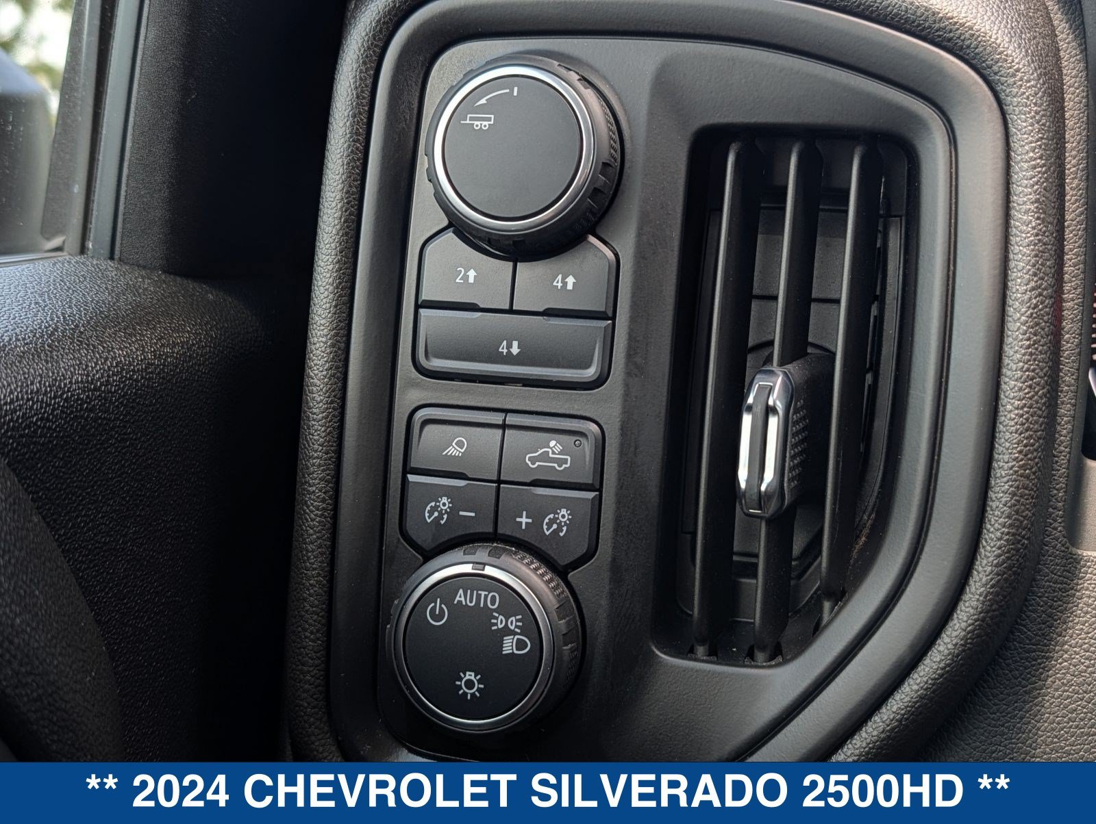 Used 2024 Chevrolet Silverado 2500 Custom w/ Custom Value Package AWD/4WD image 46