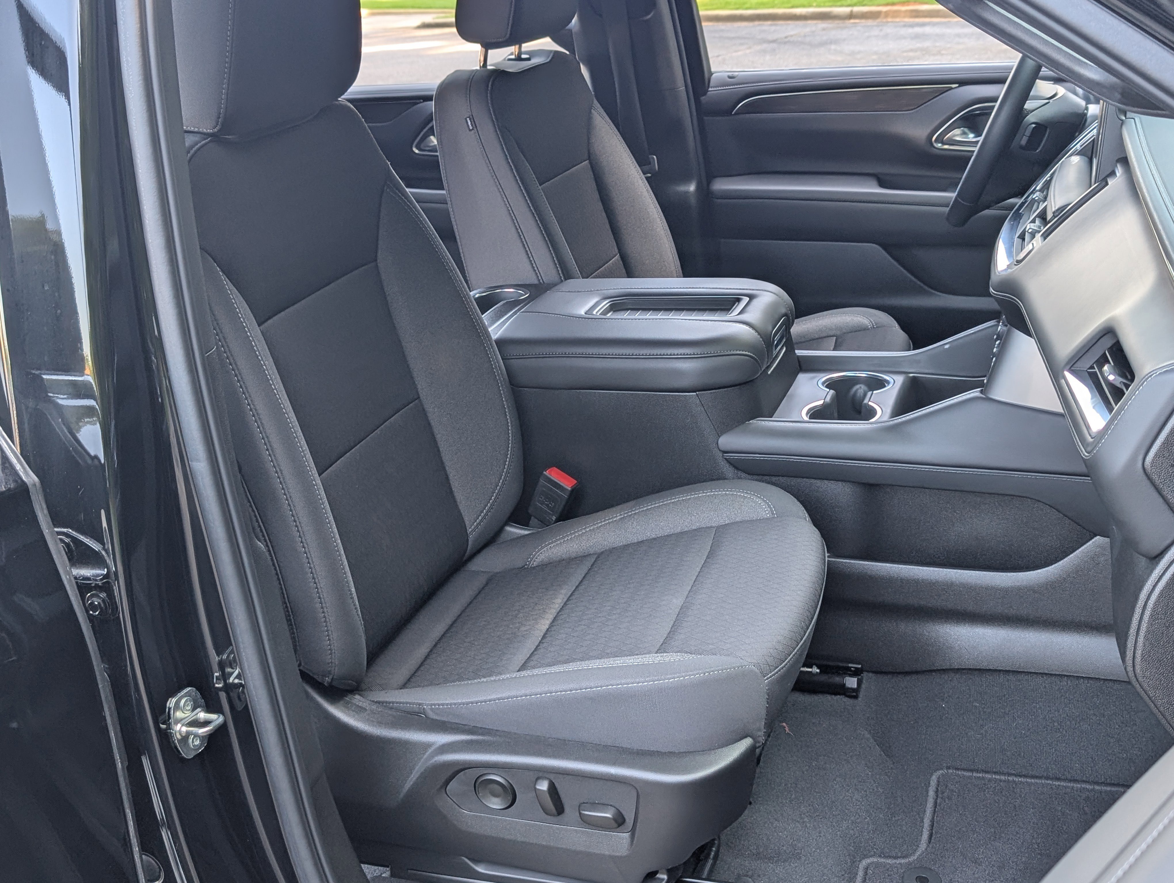 Used 2024 Chevrolet Suburban LS RWD image 22