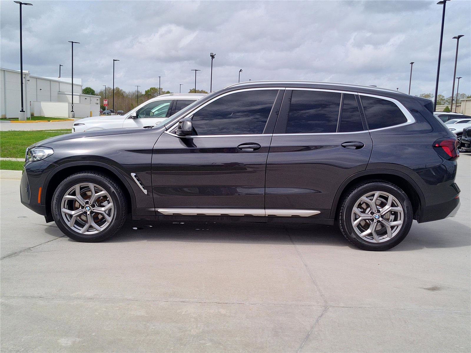 Used 2024 BMW X3 sDrive30i image 3