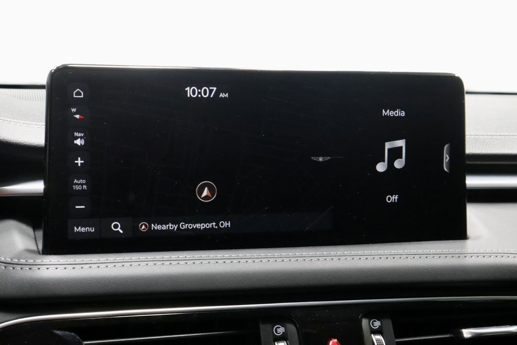 Used 2023 Genesis G70 2.0T image 3