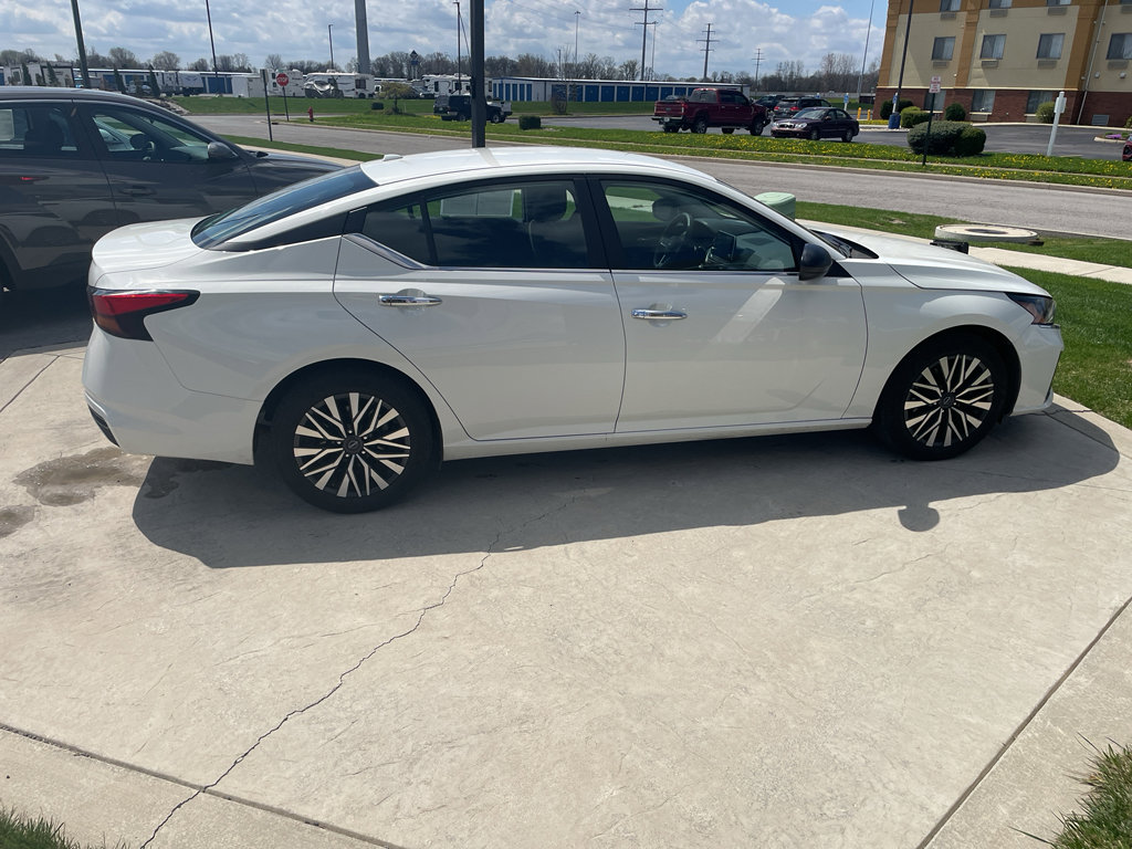 Used 2025 Nissan Altima 2.5 SV FWD image 6