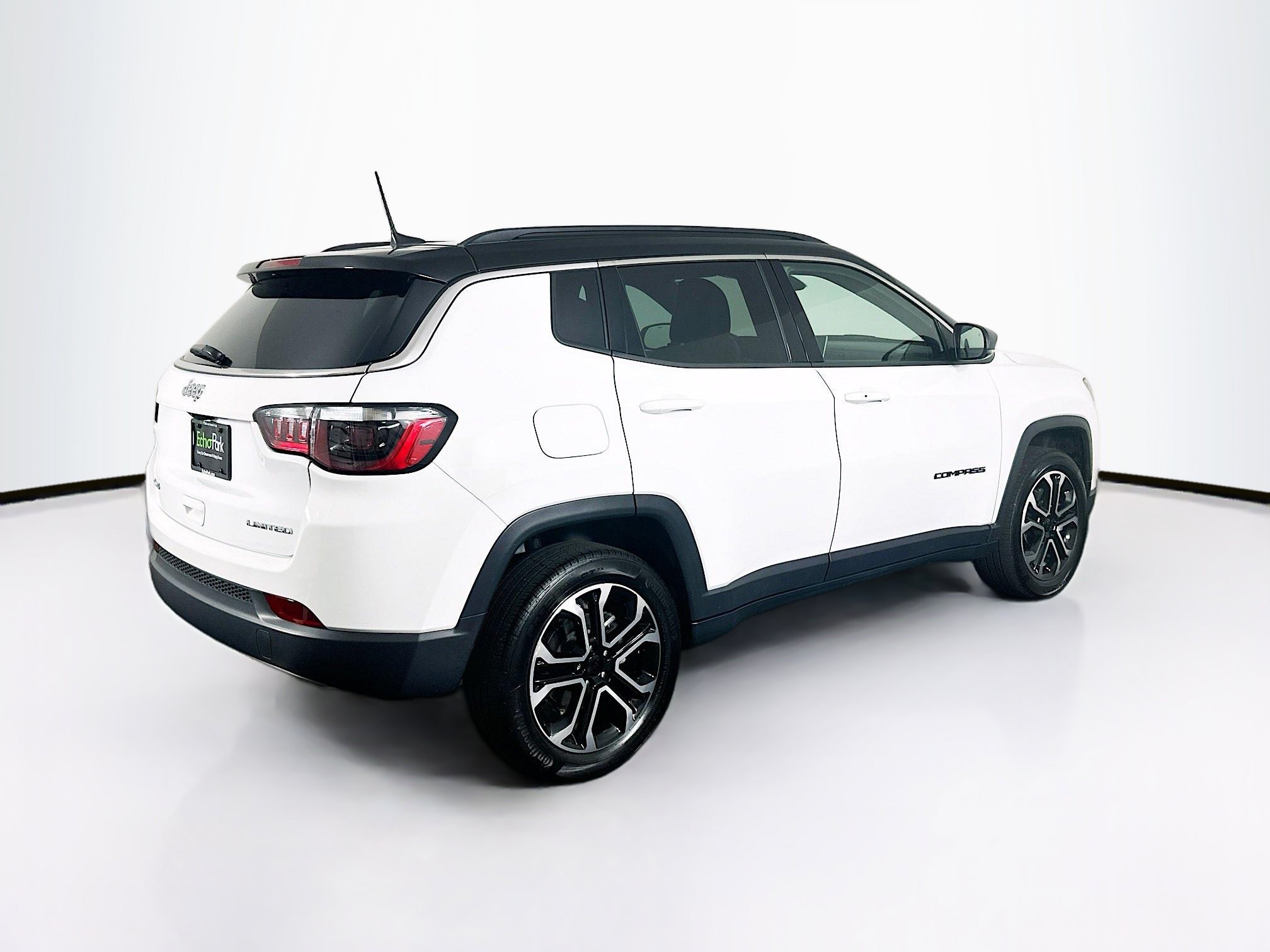 Used 2023 Jeep Compass Limited AWD/4WD image 9