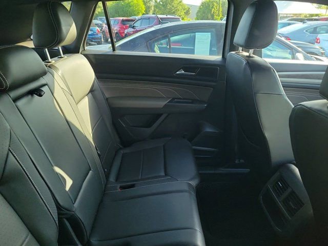 Used 2021 Volkswagen Atlas Cross Sport SE FWD image 4