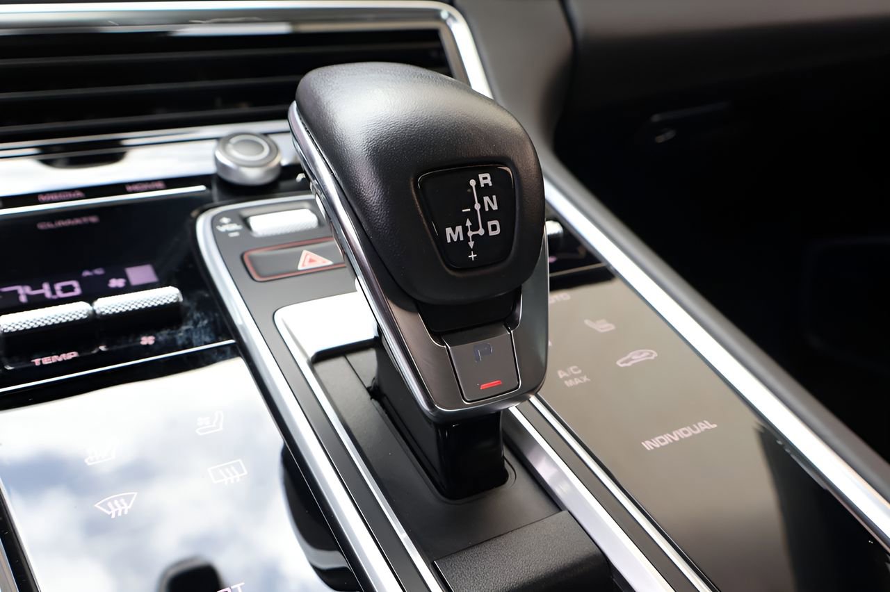 Used 2022 Porsche Panamera 4S image 28