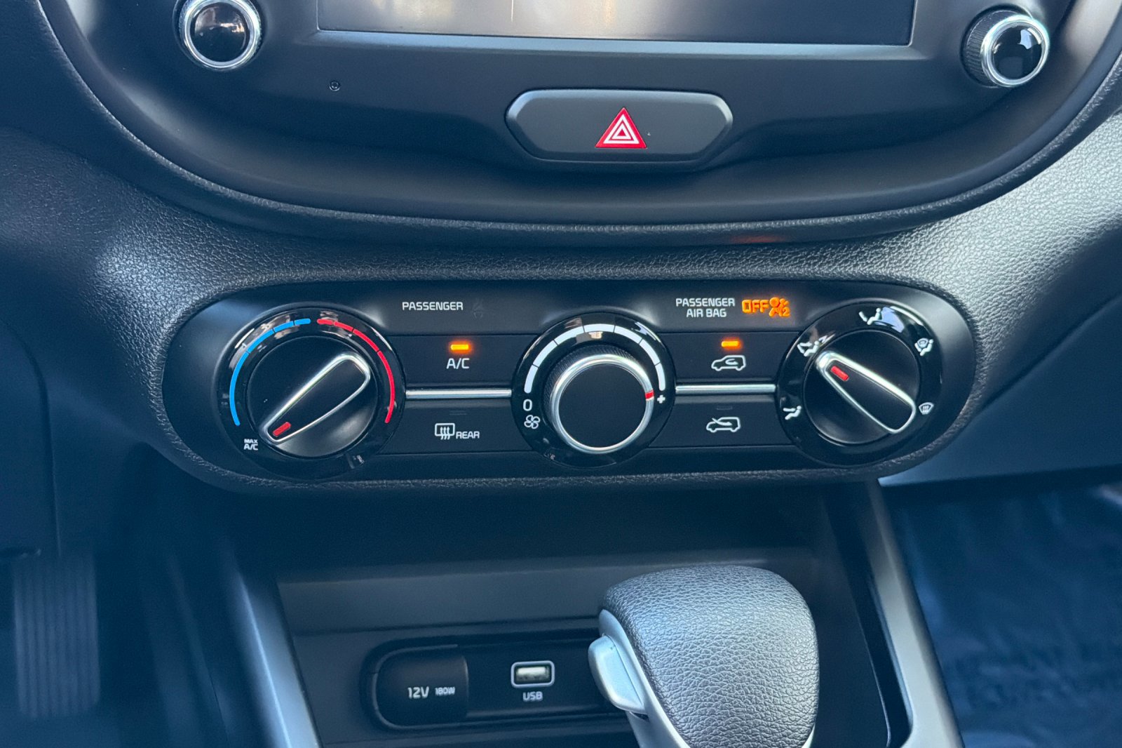 Used 2025 Kia Soul LX w/ LX Technology Package image 20