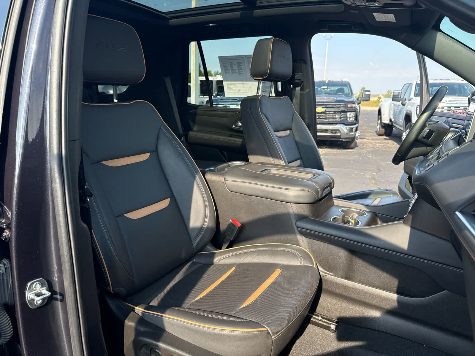 Certified 2024 GMC Yukon AT4 w/ Technology Package AWD/4WD image 27