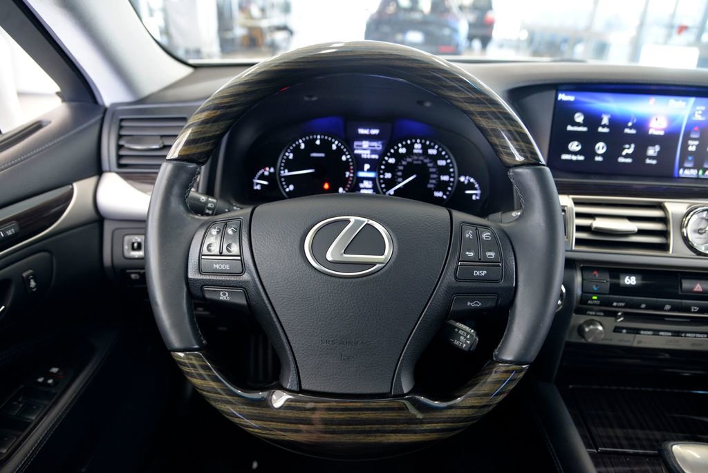 Used 2017 Lexus LS 460 AWD w/ Comfort Package image 18