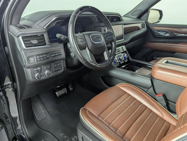 Used 2023 GMC Yukon XL Denali Ultimate image 12