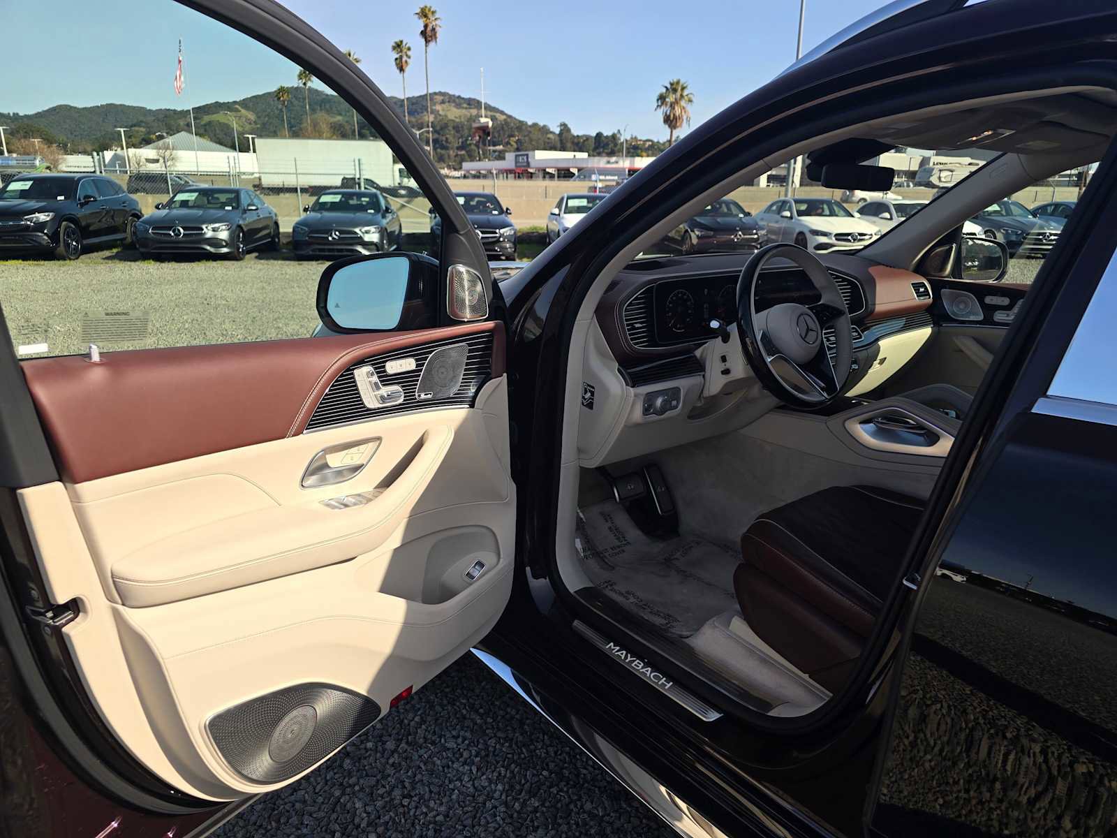 Used 2024 Mercedes-Benz Maybach GLS 600 4MATIC image 22