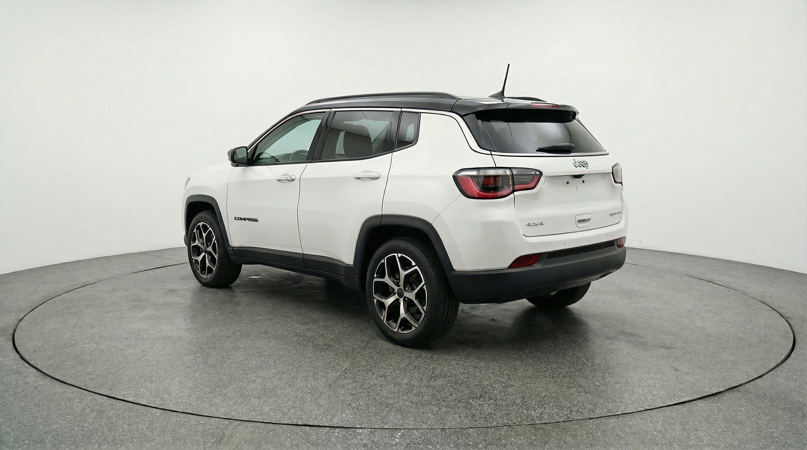 Used 2025 Jeep Compass Limited AWD/4WD image 6