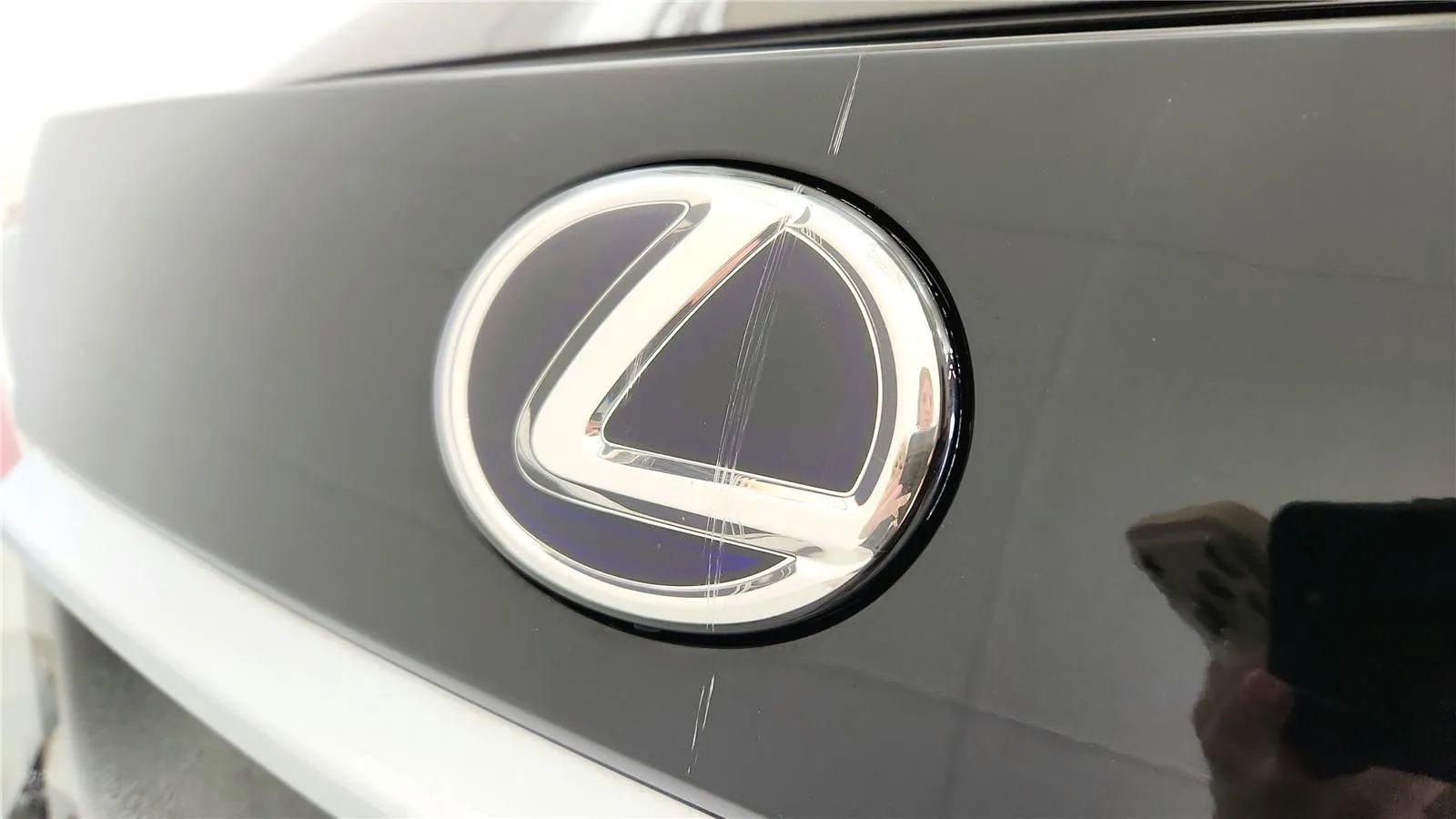 Used 2019 Lexus RX 450h AWD w/ Luxury Package image 16