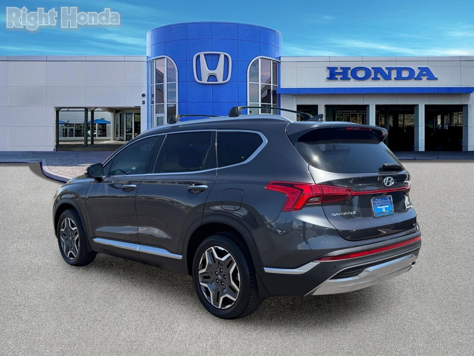 Used 2022 Hyundai Santa Fe Limited w/ Cargo Package FWD image 4