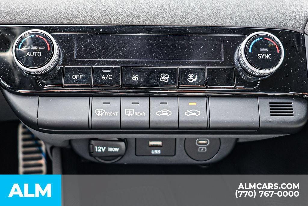 Used 2025 Hyundai Elantra Sport FWD image 39