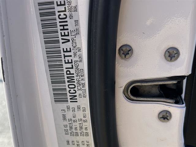 Used 2017 RAM 5500 Tradesman w/ Chrome Appearance Group image 26