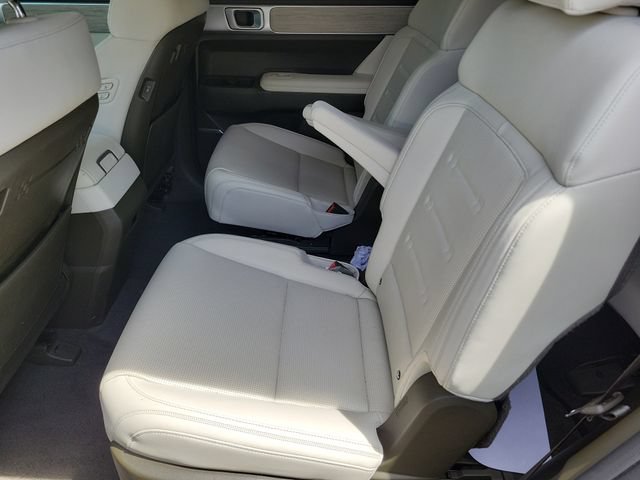 Used 2025 Hyundai Santa Fe Calligraphy AWD/4WD image 15