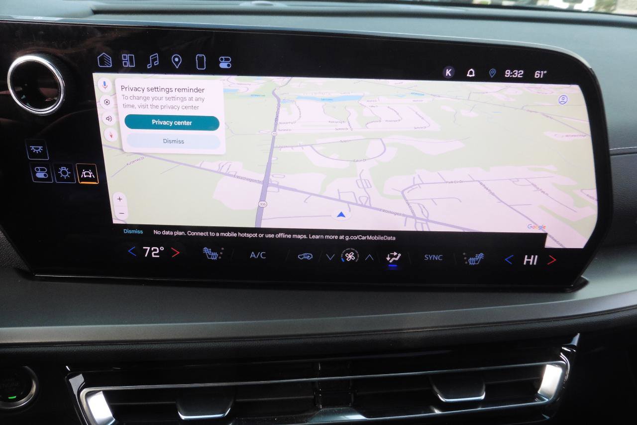 Used 2025 Chevrolet Traverse LT w/ Sun and Wheel Package image 18