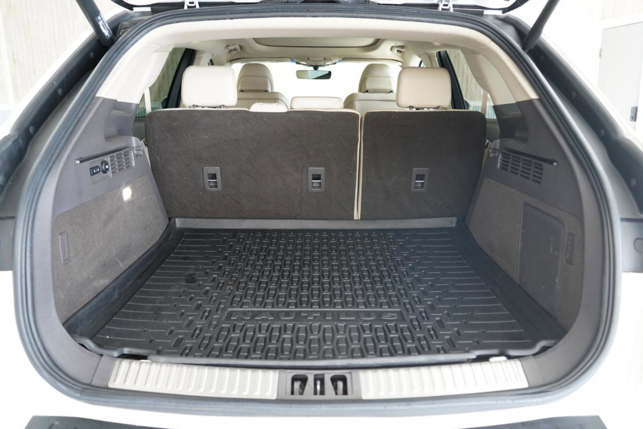 Used 2019 Lincoln Nautilus Reserve w/ Driver Assistance Package image 38