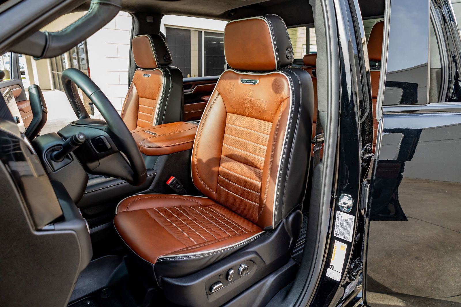 Used 2025 GMC Sierra 2500 Denali Ultimate AWD/4WD image 29