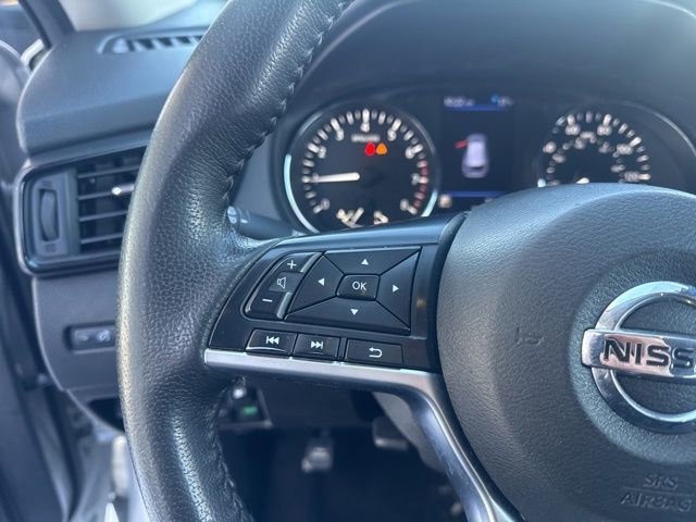 Used 2020 Nissan Rogue SV image 12