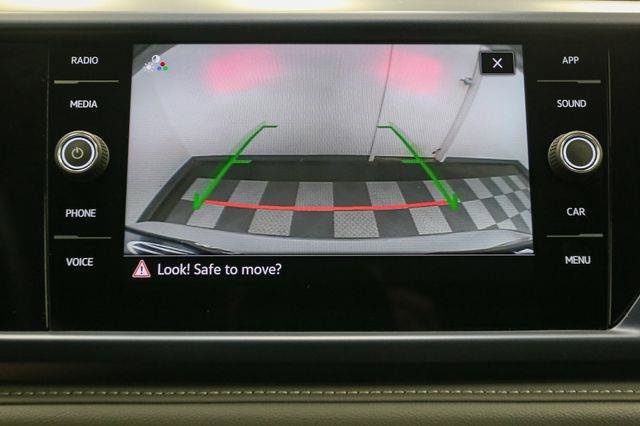 Certified 2024 Volkswagen Taos SE image 34