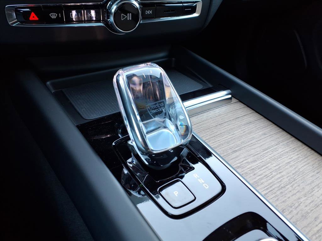 New 2026 Volvo XC60 B5 Plus w/ Protection Package Premier image 18