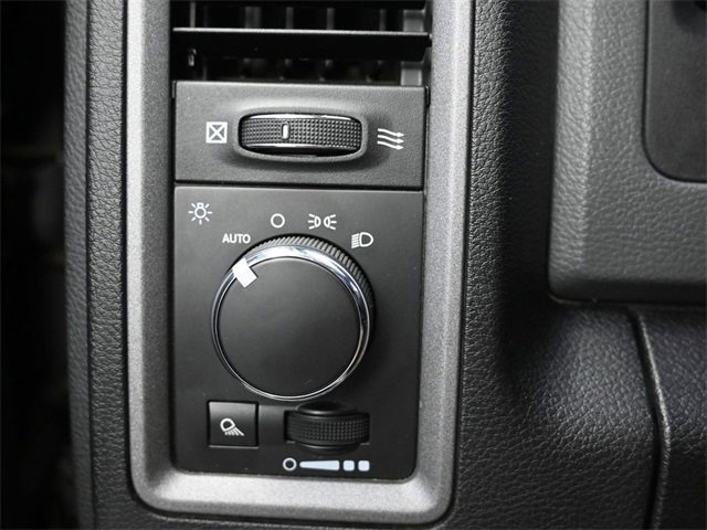 Used 2015 RAM 2500 Tradesman w/ Chrome Appearance Group image 29