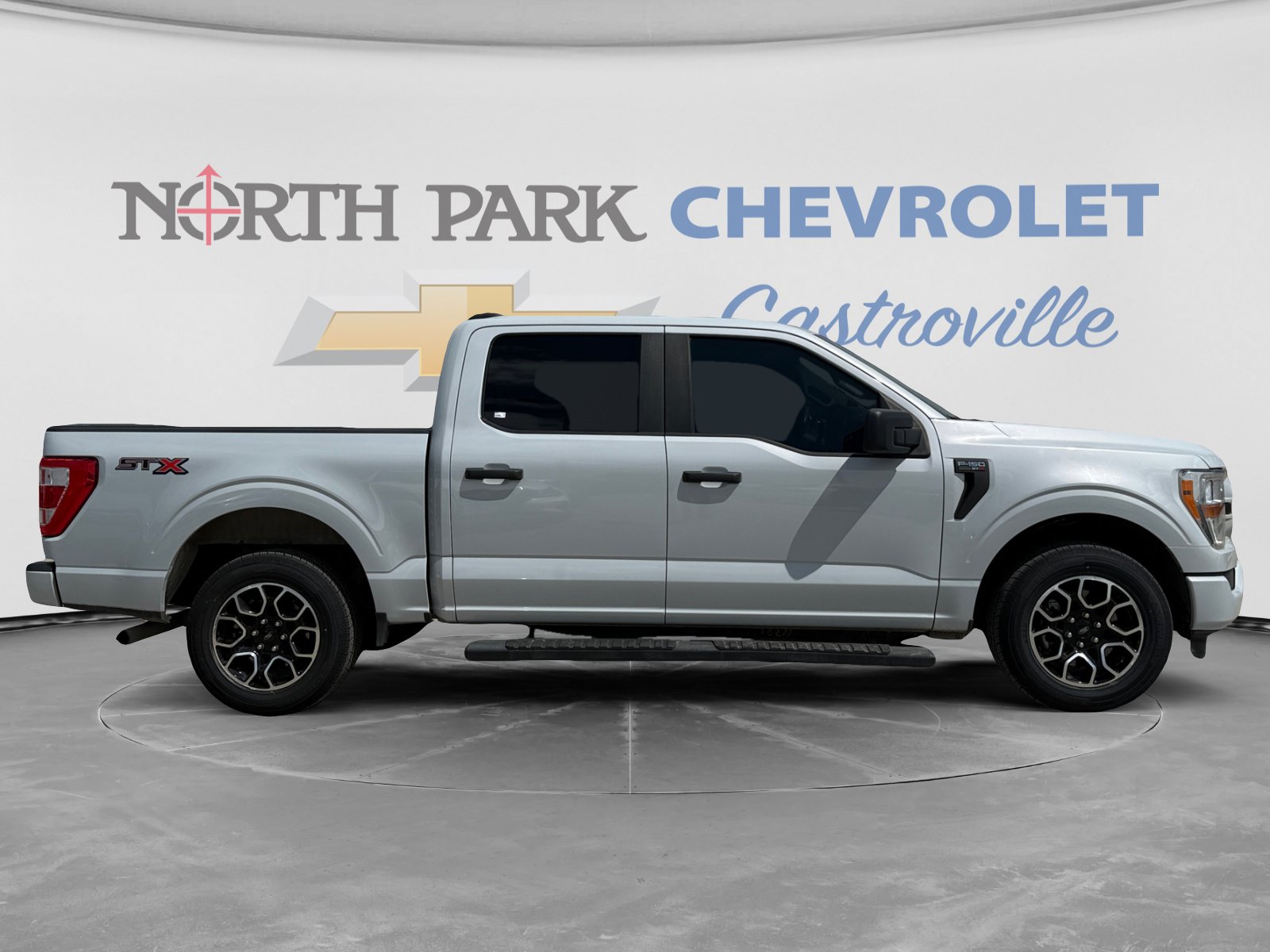 Used 2022 Ford F150 XL w/ STX Appearance Package RWD image 4