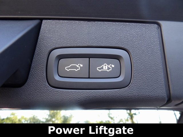 Certified 2025 Volvo XC60 B5 Plus image 25