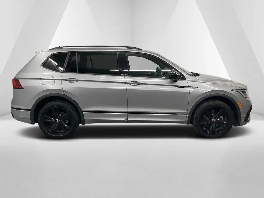 Used 2024 Volkswagen Tiguan SE R-Line image 8