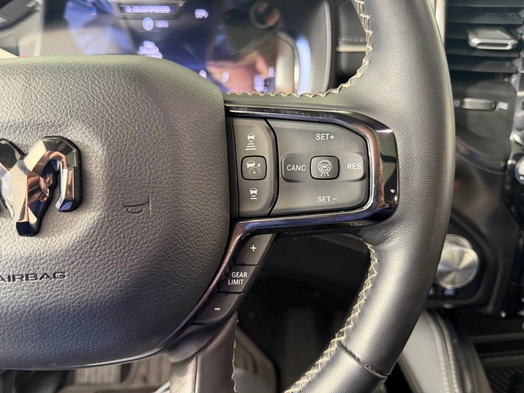 Used 2025 RAM 1500 Limited AWD/4WD image 31