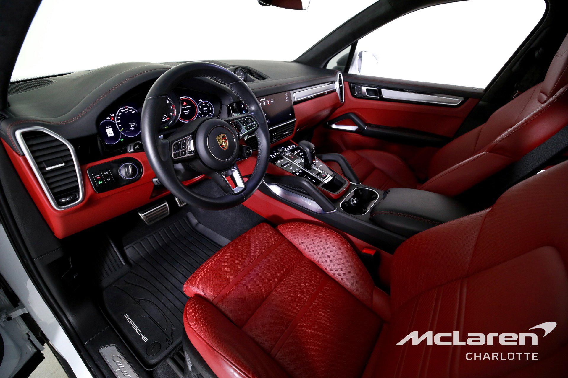 Used 2023 Porsche Cayenne Turbo S image 12