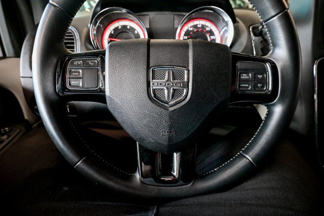 Used 2017 Dodge Grand Caravan SE FWD image 31