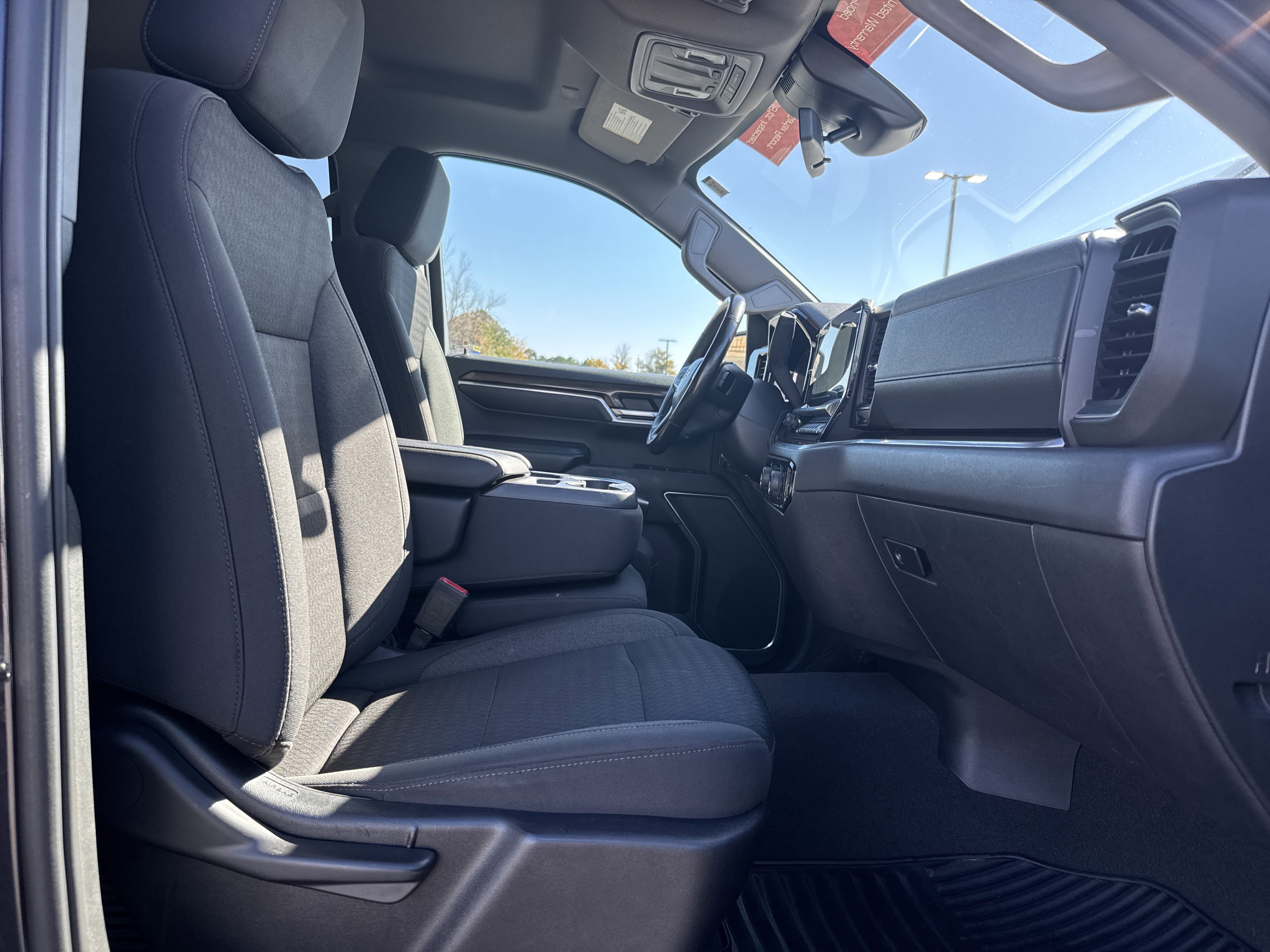 Used 2022 Chevrolet Silverado 1500 LT image 30