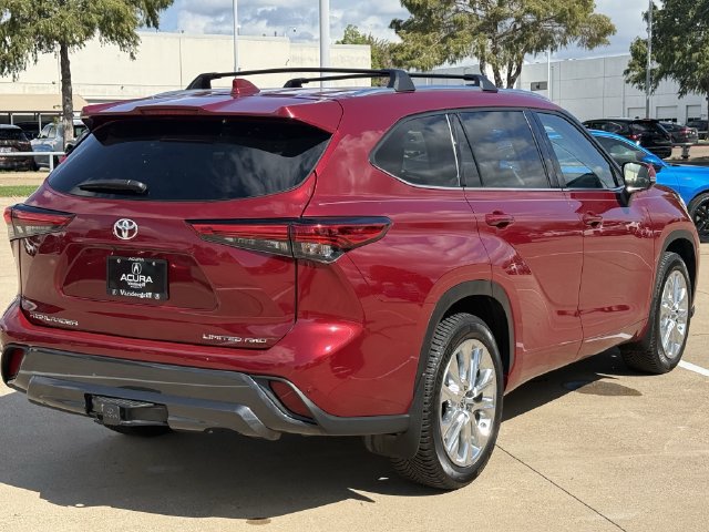 Used 2023 Toyota Highlander Limited AWD/4WD image 4