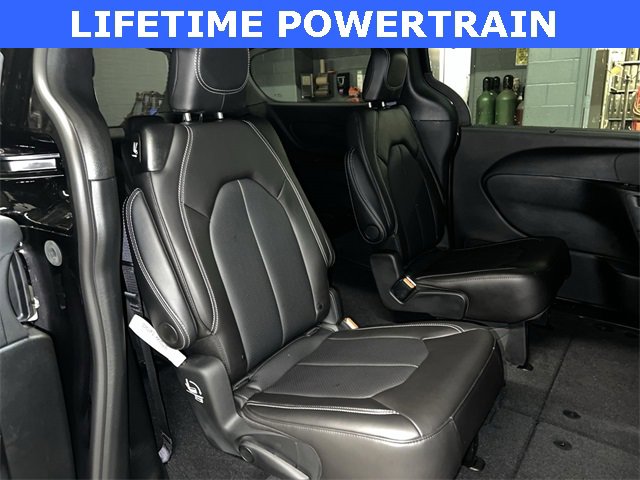 New 2026 Chrysler Pacifica Select image 18