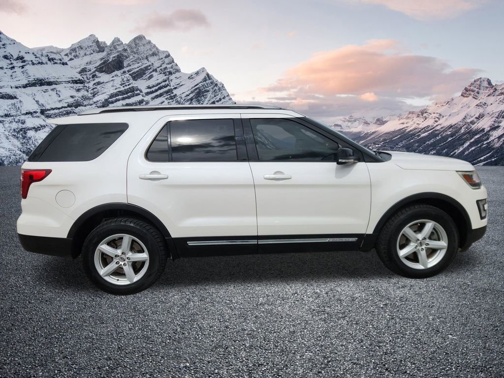 Used 2017 Ford Explorer XLT w/ Equipment Group 202A image 7