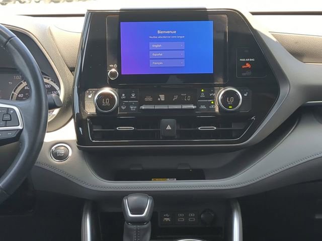 Used 2023 Toyota Highlander XLE image 18