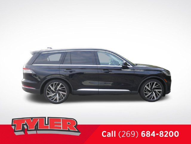 Used 2025 Lincoln Aviator Reserve w/ Equipment Group 201A AWD/4WD image 9
