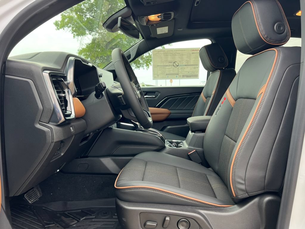 New 2026 GMC Canyon AT4 w/ Technology Plus Package AWD/4WD image 4