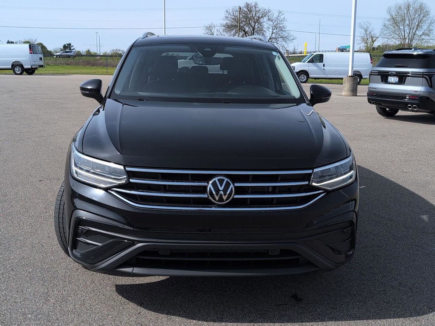 Used 2022 Volkswagen Tiguan SE AWD/4WD image 10