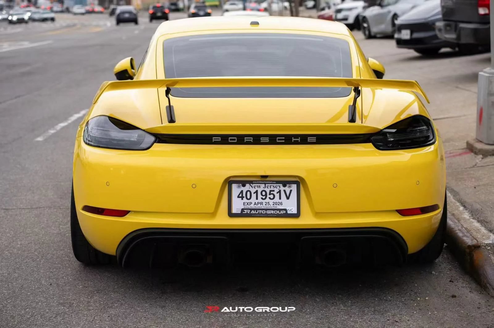 Used 2020 Porsche 718 Cayman GT4 RWD image 7