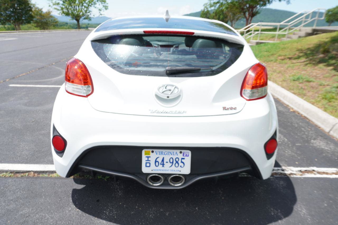 Used 2016 Hyundai Veloster Turbo FWD image 17