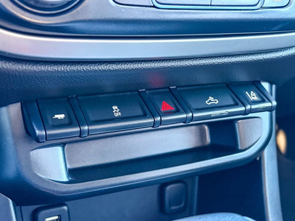 Used 2016 Chevrolet Colorado LT w/ LT Convenience Package image 30