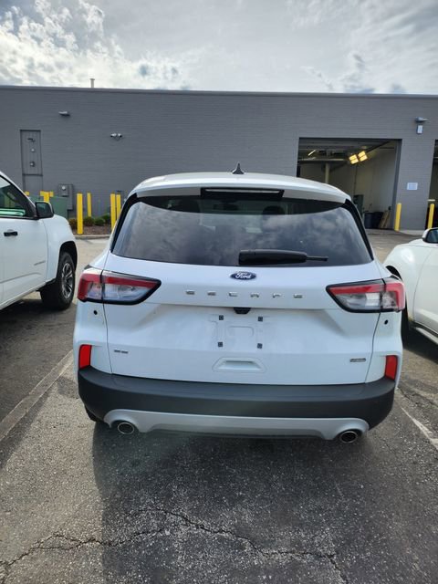 Used 2021 Ford Escape SE image 15